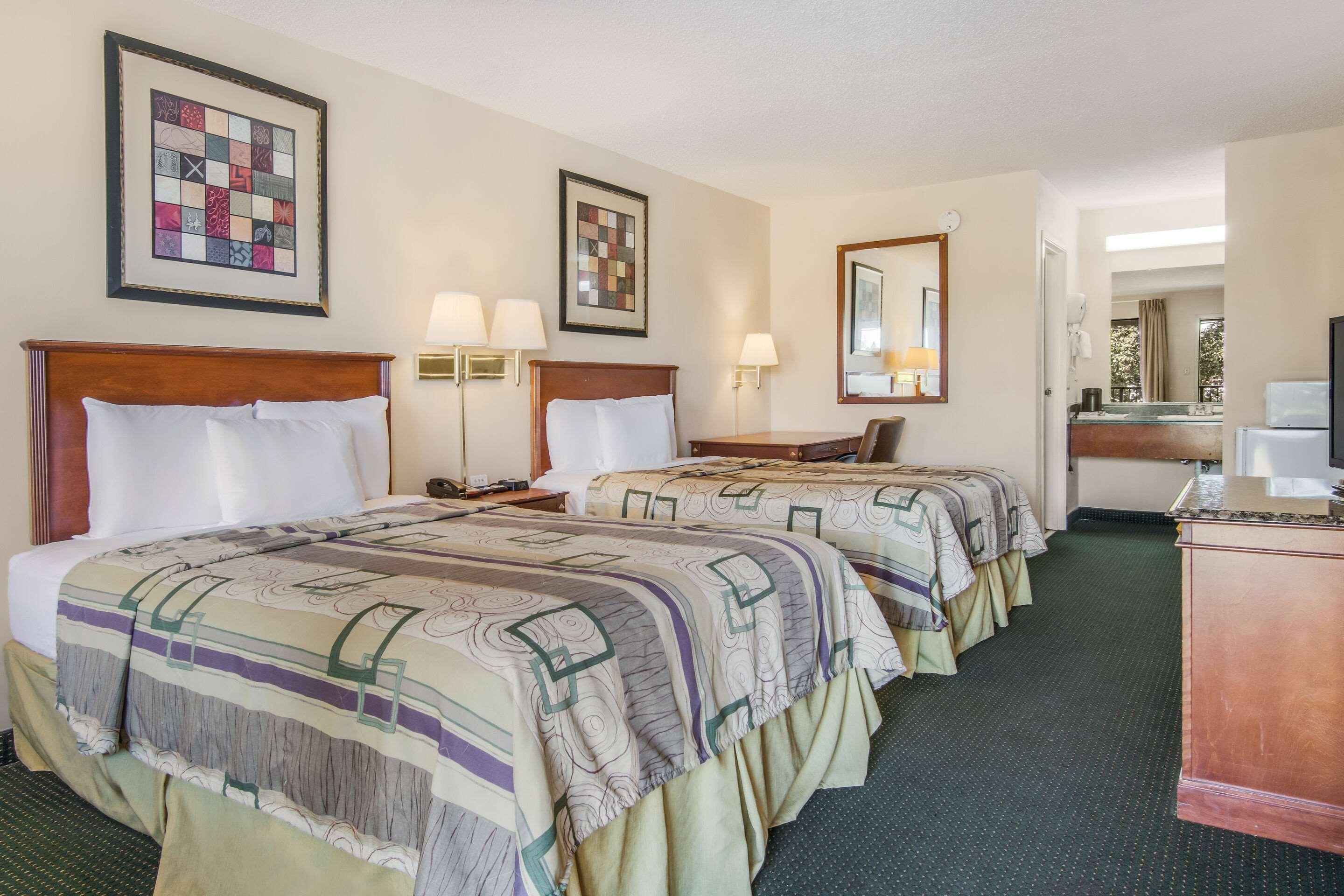 דבלין Rodeway Inn & Suites מראה חיצוני תמונה