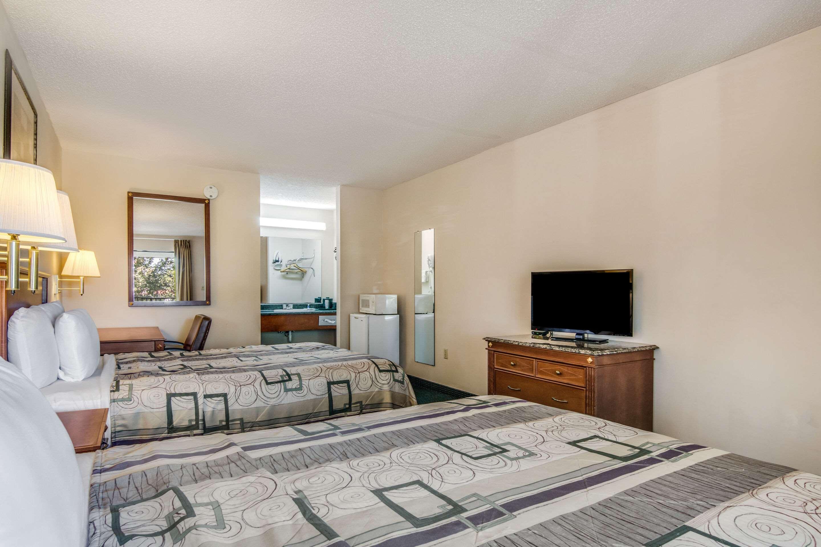 דבלין Rodeway Inn & Suites מראה חיצוני תמונה