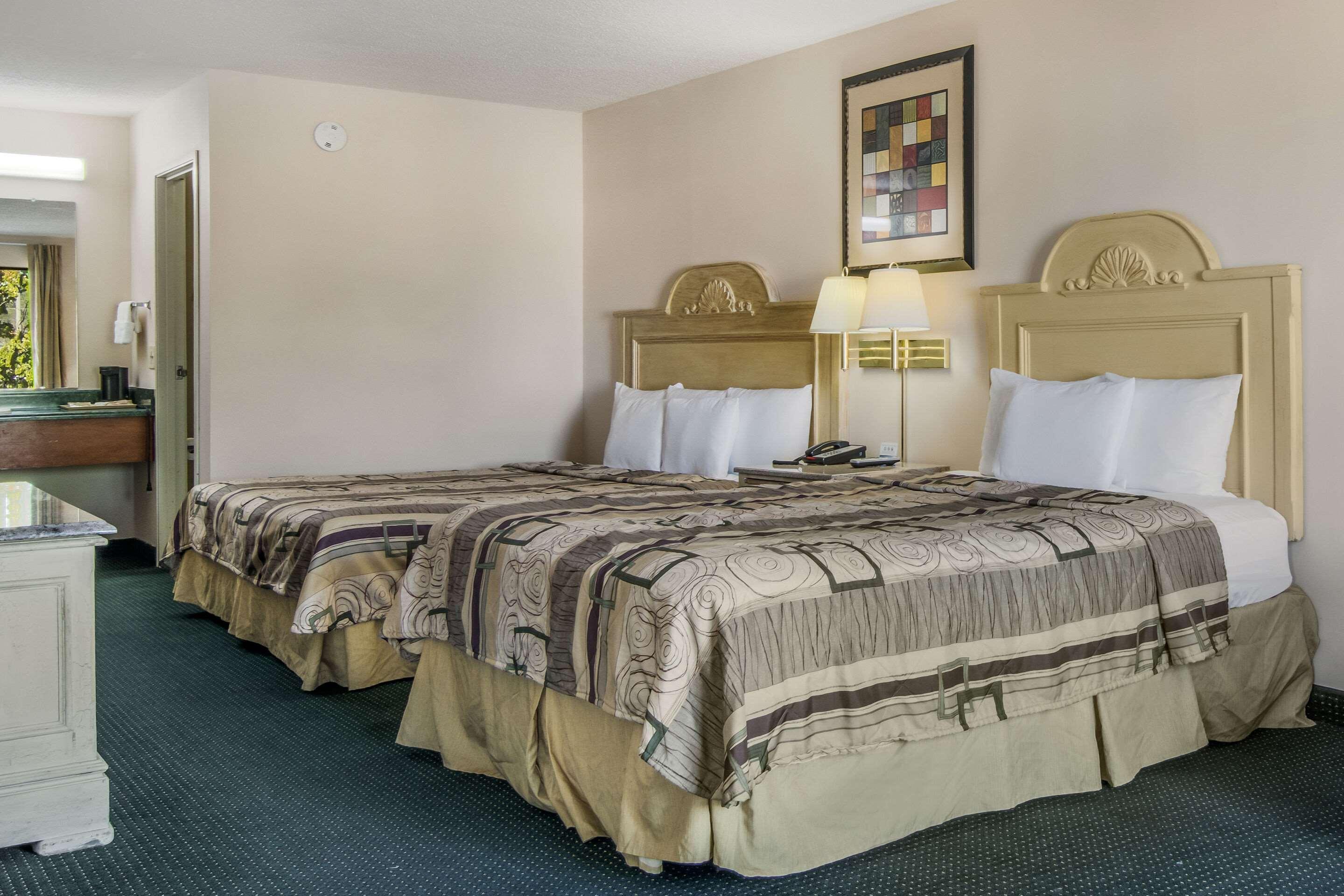 דבלין Rodeway Inn & Suites מראה חיצוני תמונה