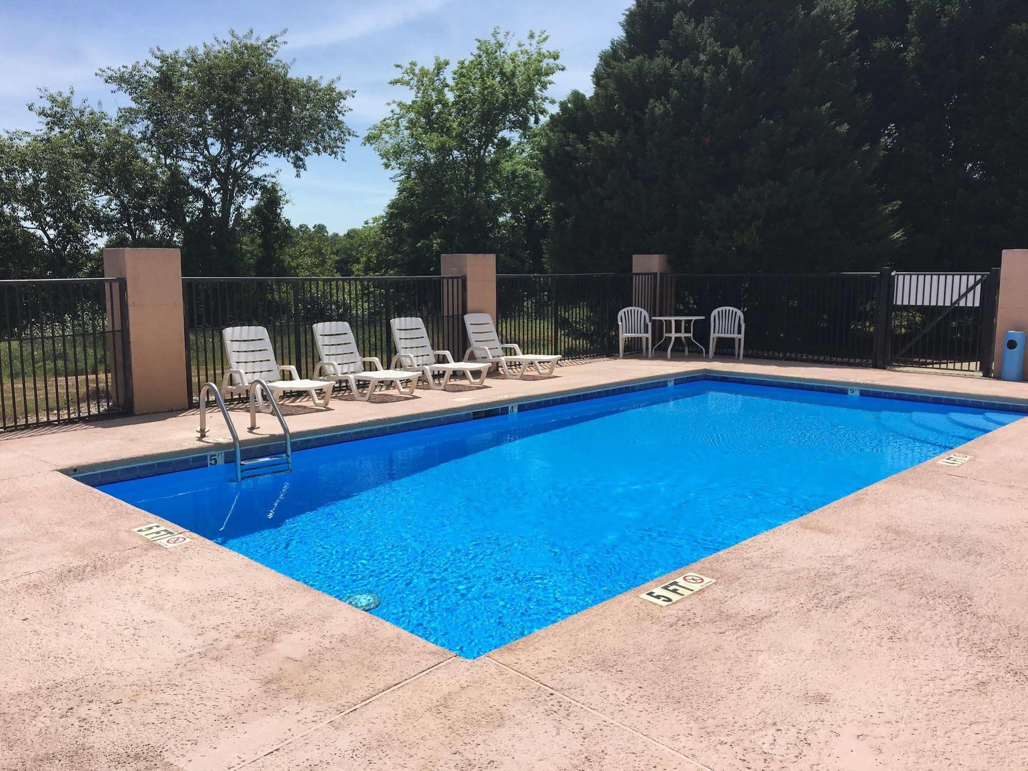 דבלין Rodeway Inn & Suites מראה חיצוני תמונה